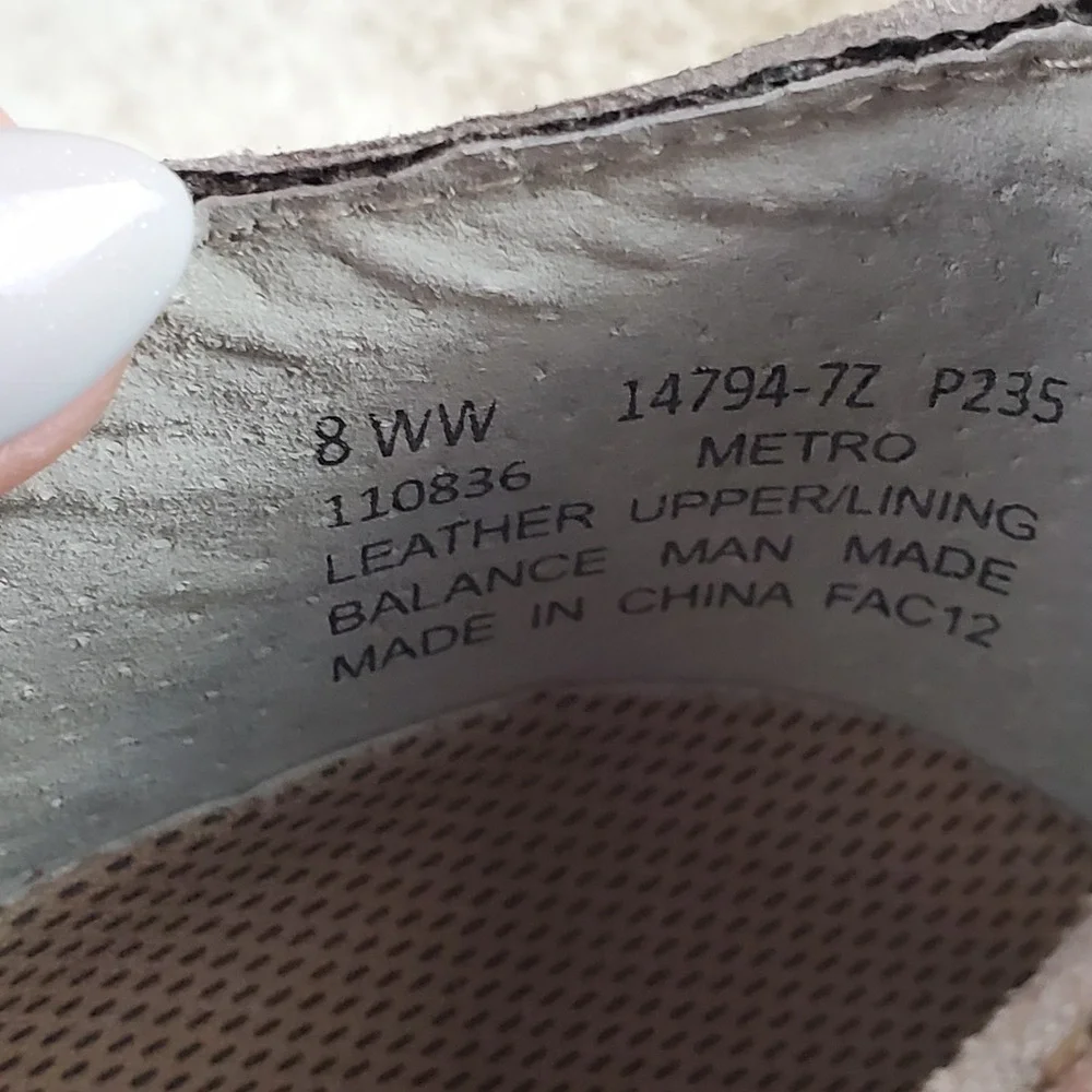 Drew Metro Womens Shoes Sz 8 WW Dusty Taupe Leather Side Zipper Round Toe